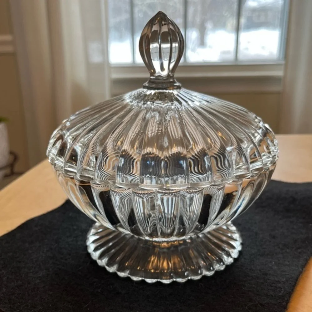 Vintage Jeannette Clear Glass Candy Dish with Lid. National Crystal Pattern.